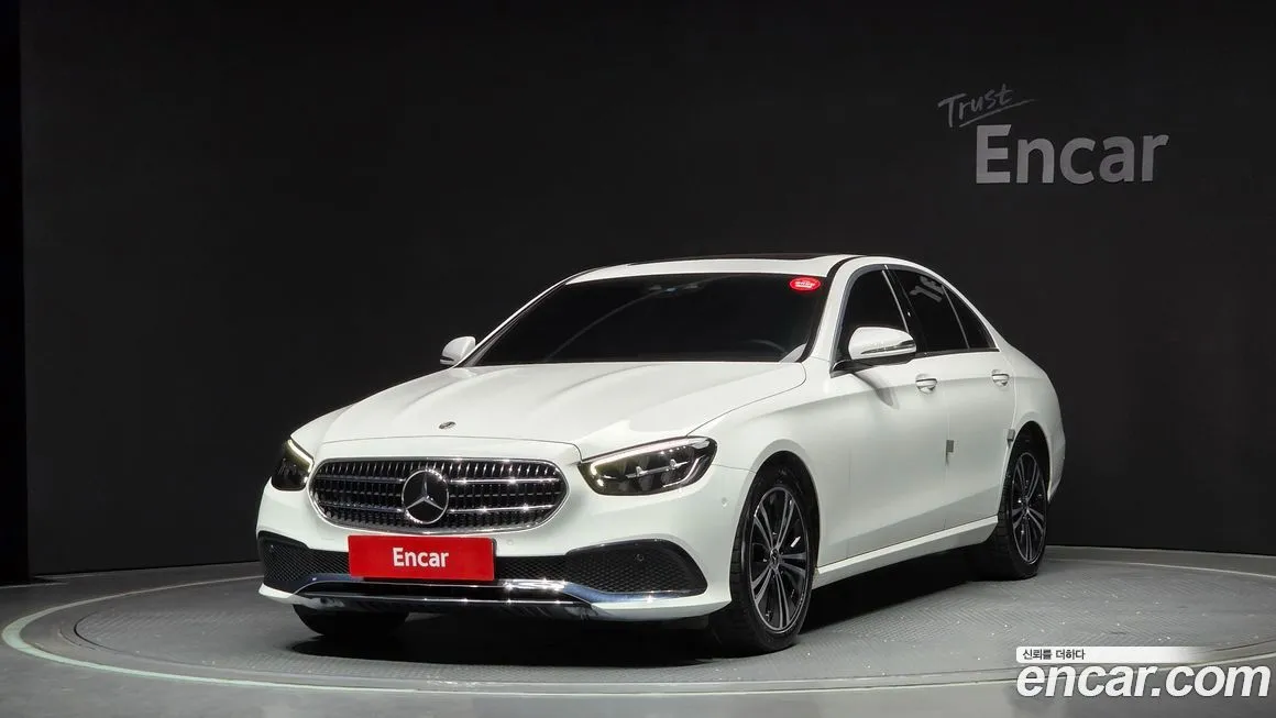 Mercedes-Benz E-Class — фото 1