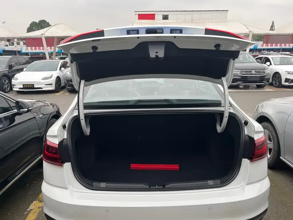 Volkswagen Bora 2025 из CN, фото 8