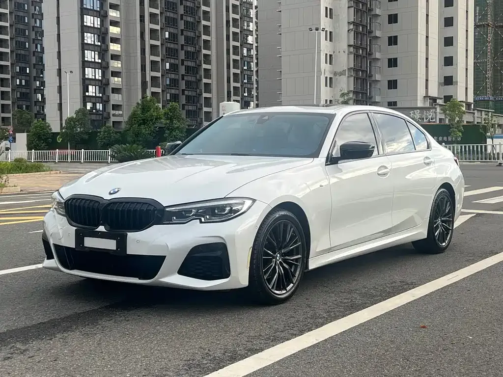 BMW 3 Series 2022 из CN, фото 1