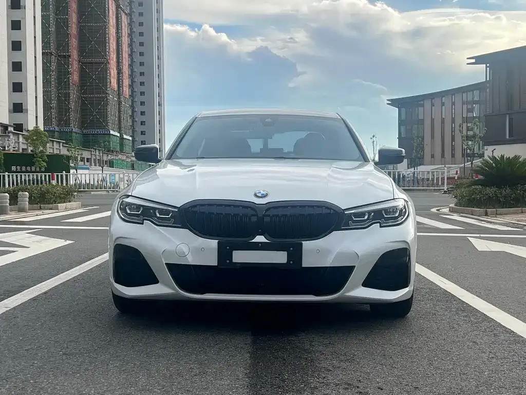 BMW 3 Series 2022 из CN, фото 2