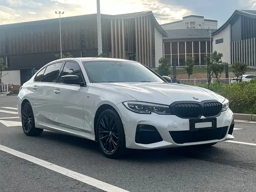 BMW 3 Series 2022 из CN, фото 3