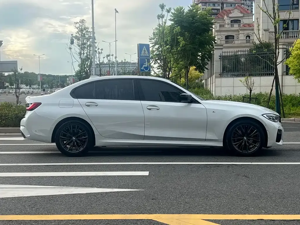 BMW 3 Series 2022 из CN, фото 8