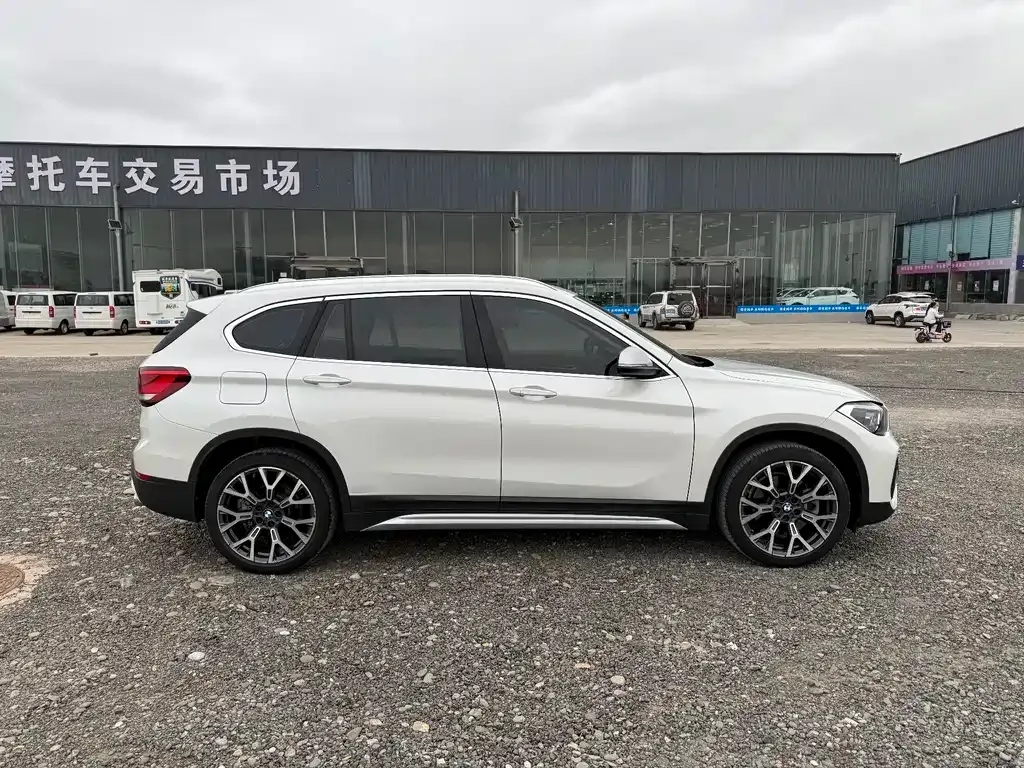 BMW X1 2021 из CN, фото 6