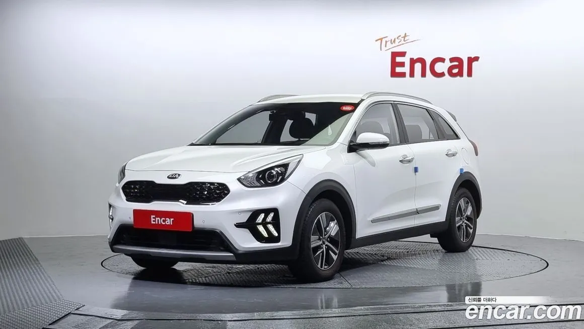 Kia Niro — фото 1