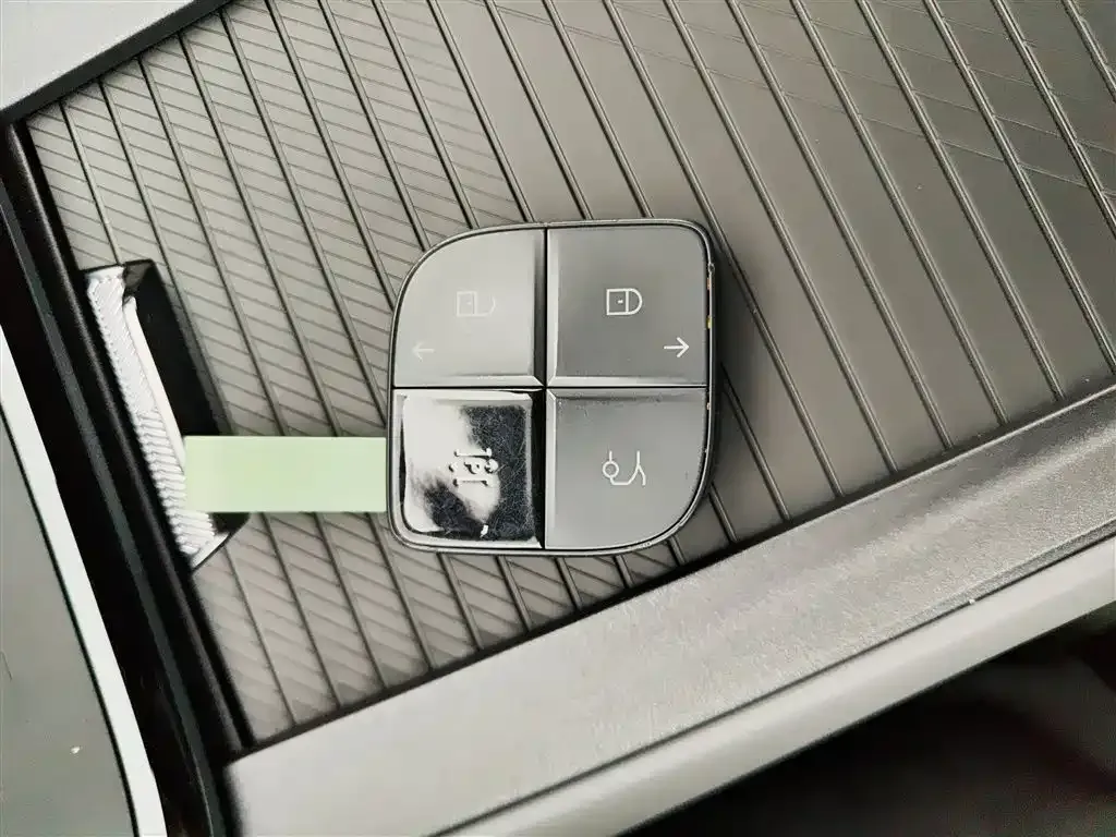 Lynk & Co 08 EM-P 2024 из CN, фото 9