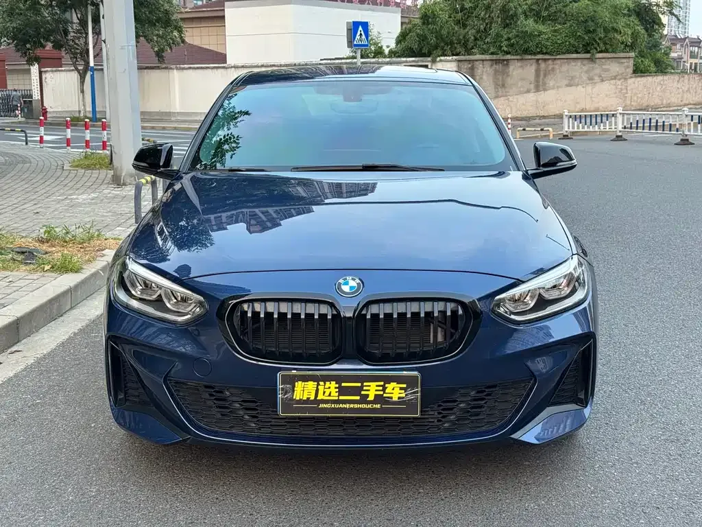 BMW 1 Series 2023 из CN, фото 2