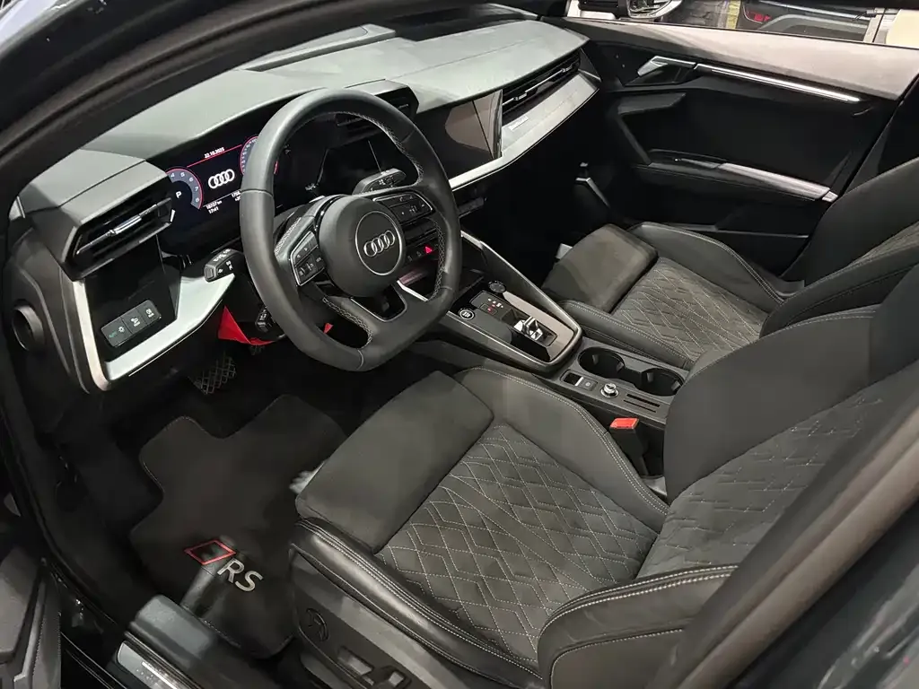 Audi A3 2024 из CN, фото 8