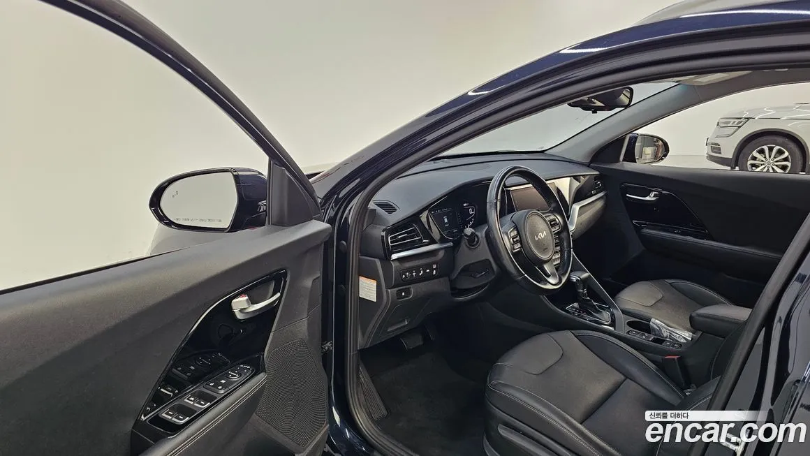 Kia Niro — фото 10