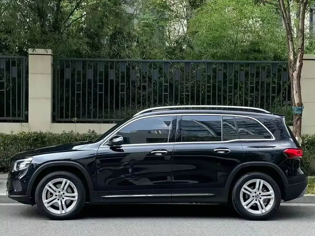Mercedes-Benz GLB — фото 2