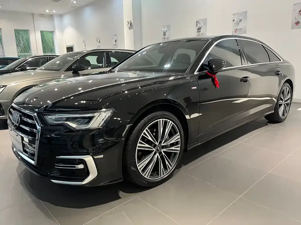 Audi A6L — фото 1