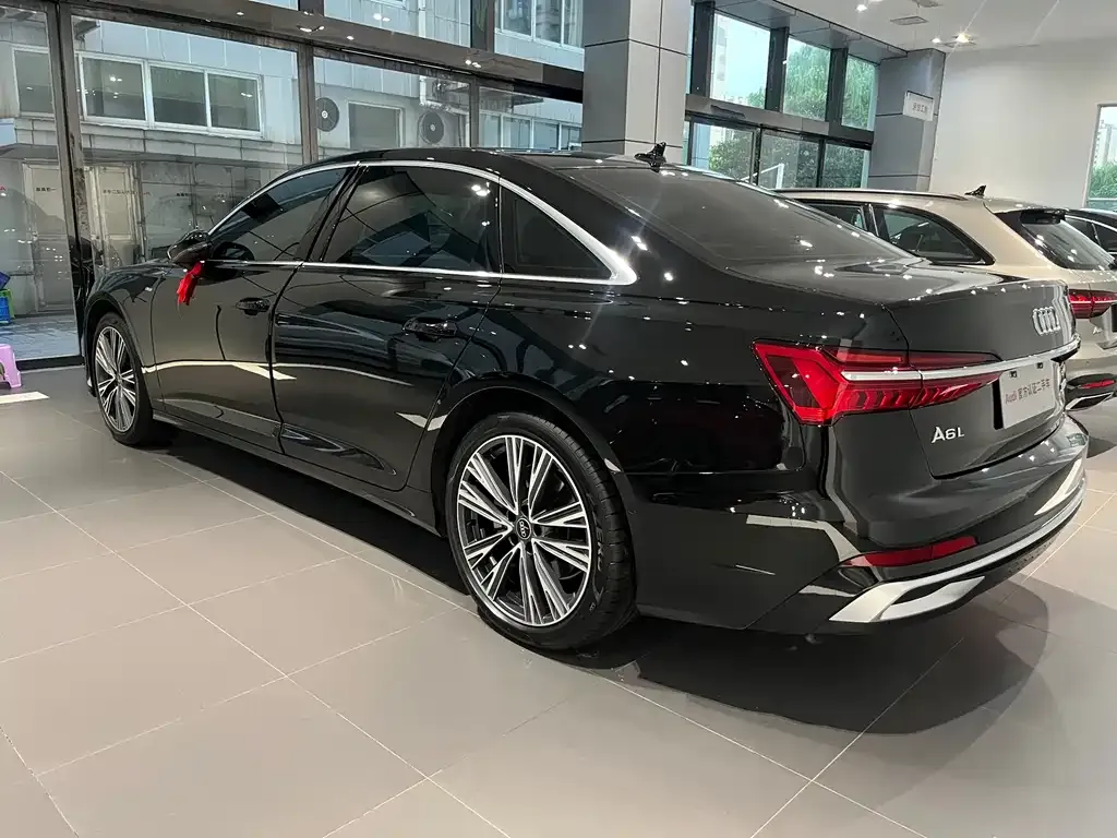 Audi A6L — фото 3