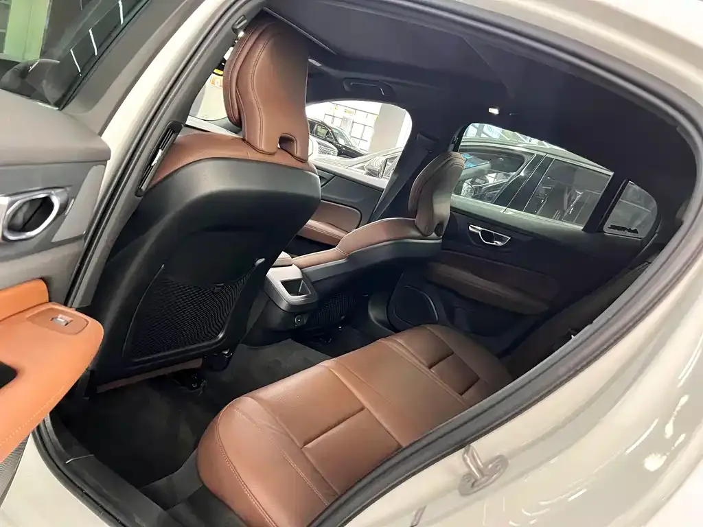Volvo S60 2022 из CN, фото 8