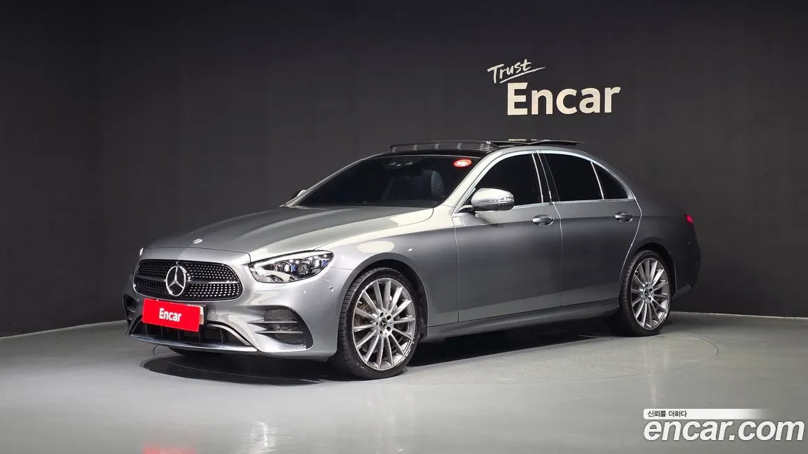 Mercedes-Benz E-Class — фото 1