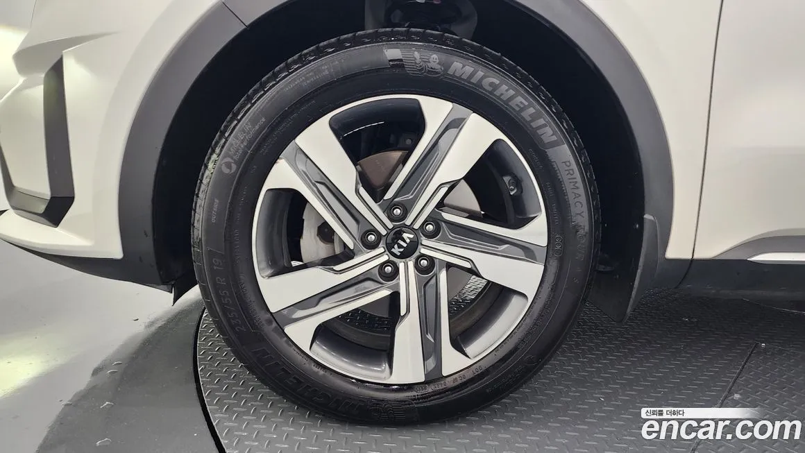 Kia Sorento — фото 5