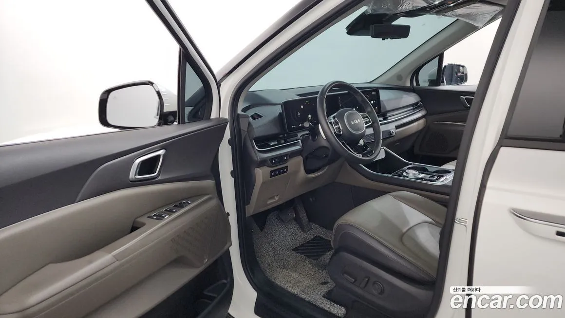 Kia Carnival — фото 10