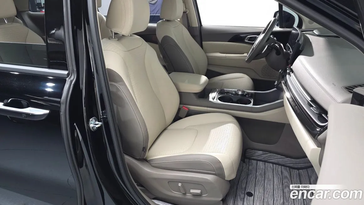 Kia Carnival — фото 10
