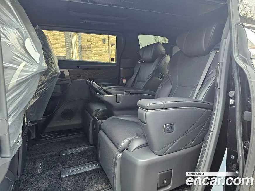 Toyota Alphard — фото 7