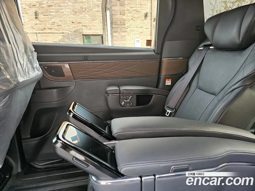 Toyota Alphard — фото 8