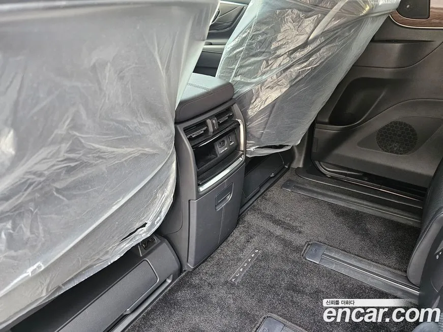Toyota Alphard — фото 9