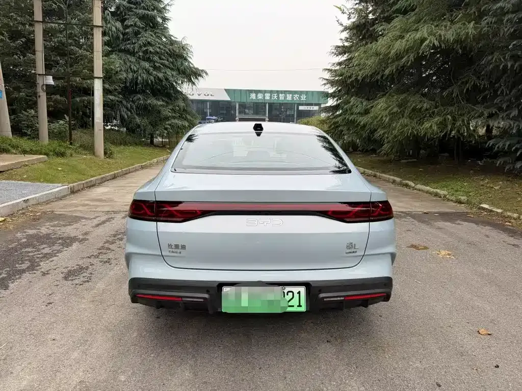 BYD Qin L — фото 8