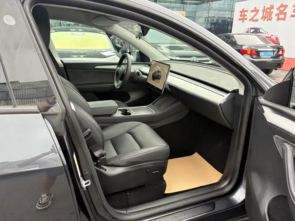 Tesla Model Y 2024 из CN, фото 10