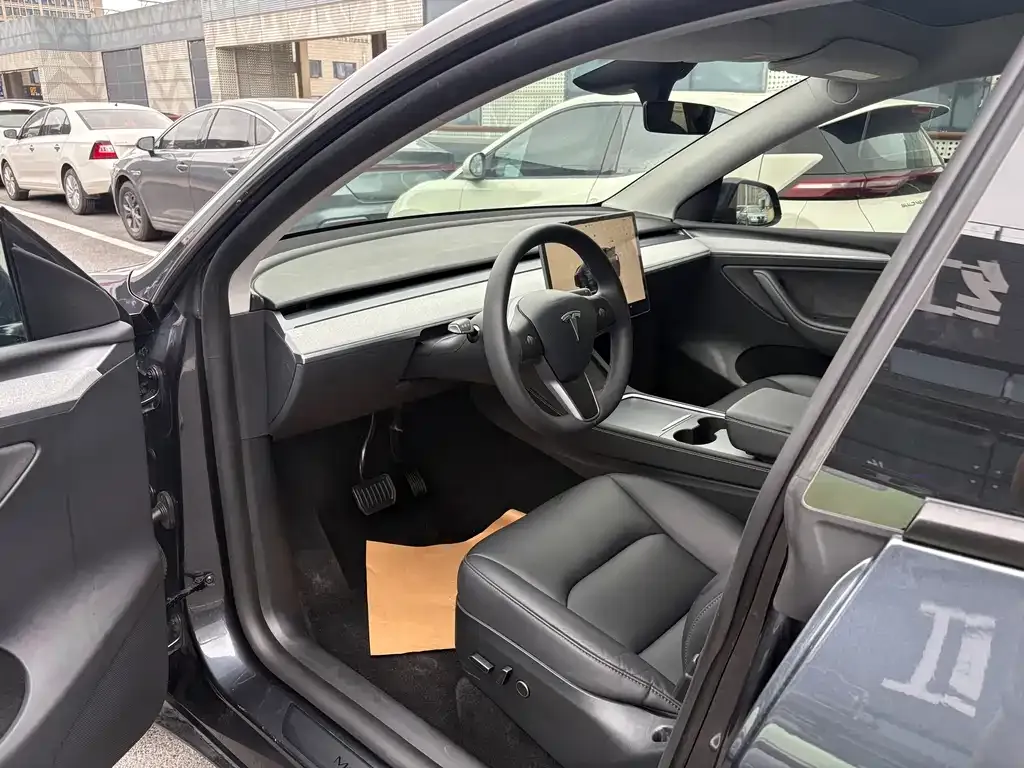 Tesla Model Y 2024 из CN, фото 4