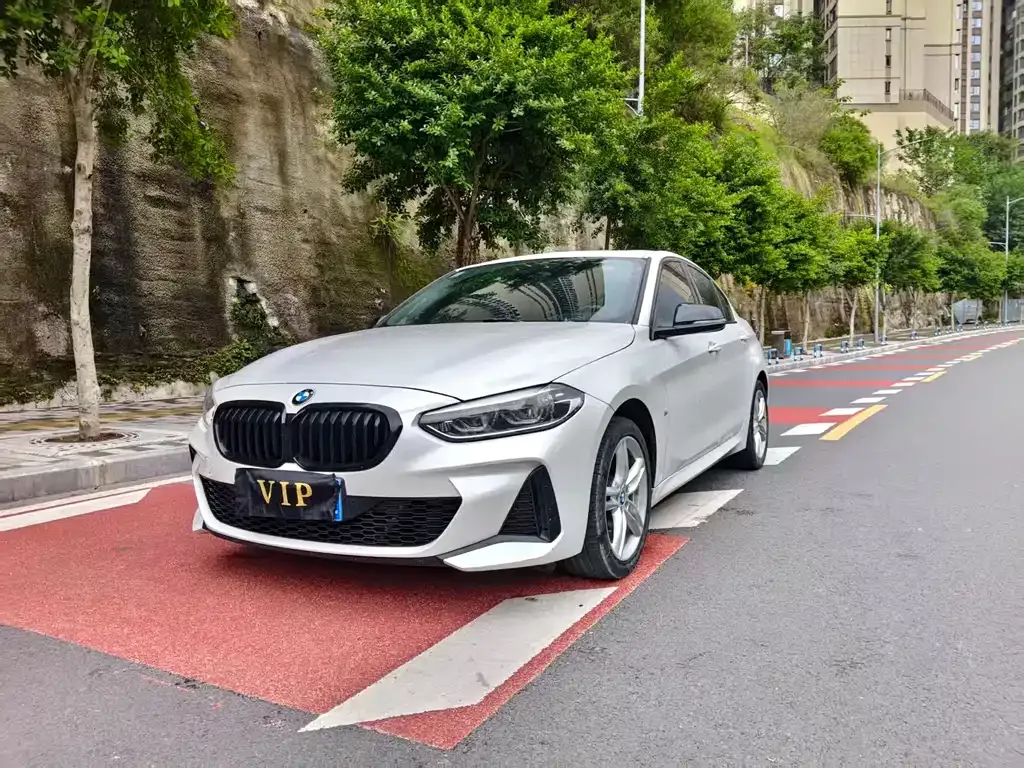 BMW 1 Series 2021 из CN, фото 1