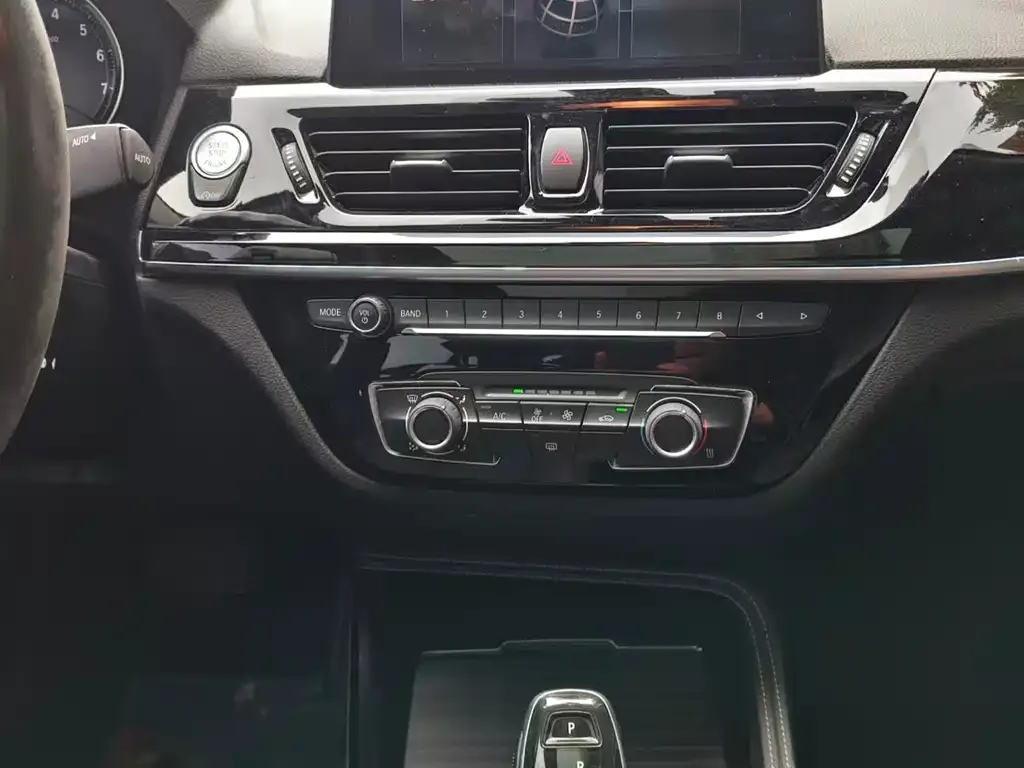 BMW 1 Series 2021 из CN, фото 8