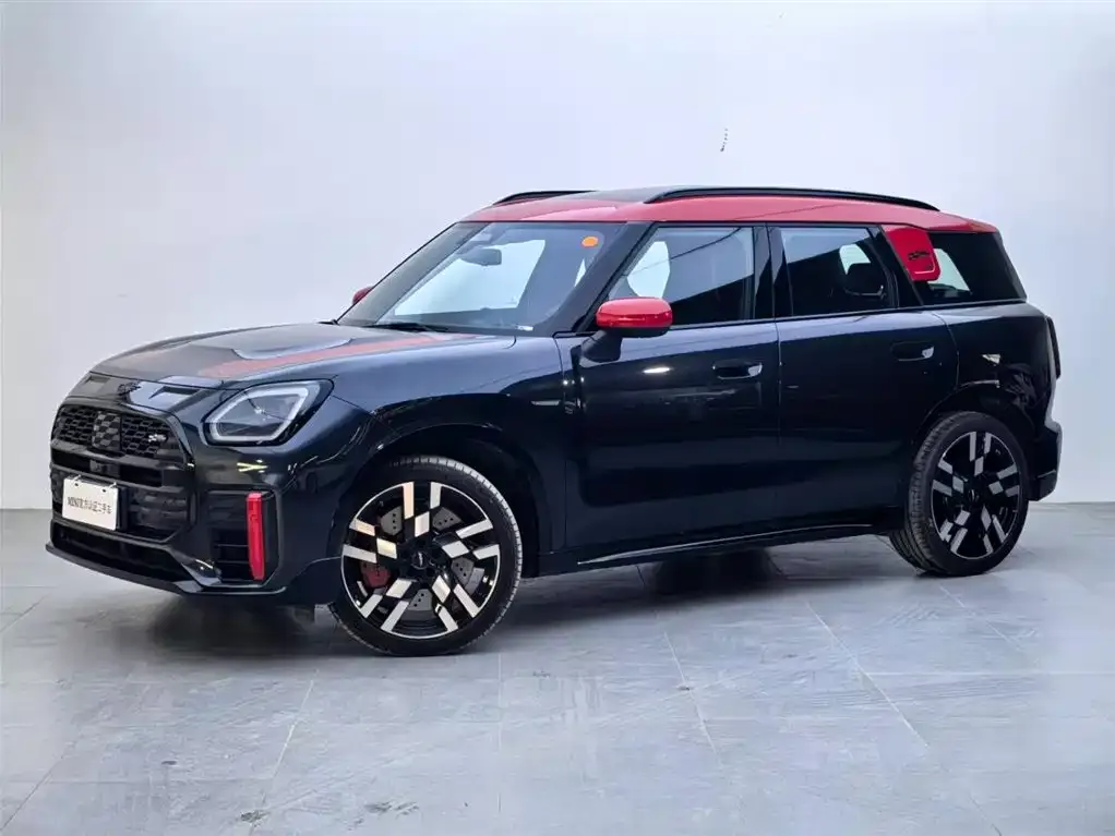 MINI Clubman JCW — фото 1