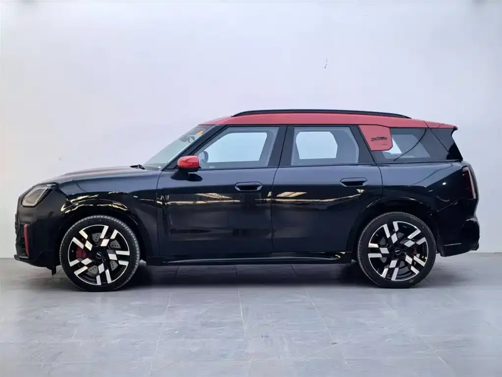 MINI Clubman JCW — фото 3