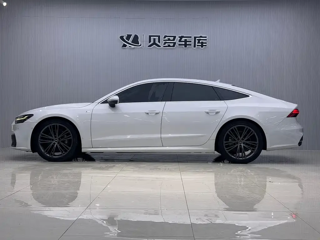 Audi A7 2022 из CN, фото 3