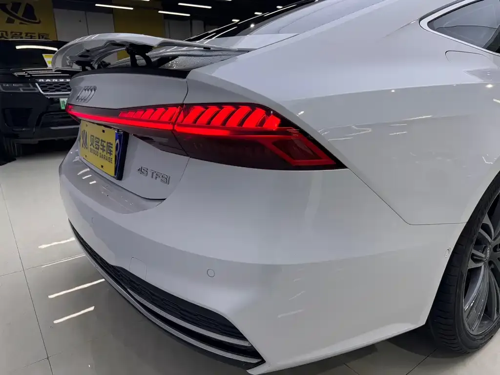 Audi A7 2022 из CN, фото 7