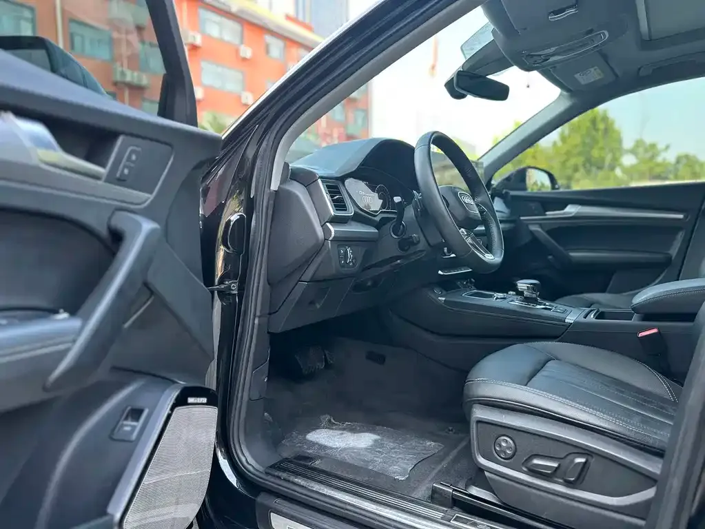 Audi Q5L 2021 из CN, фото 9