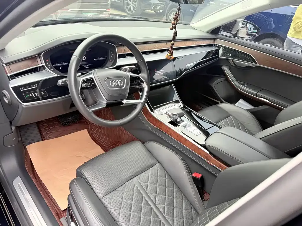 Audi A8 2023 из CN, фото 4