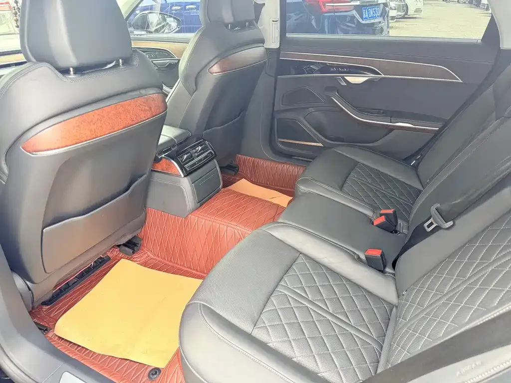 Audi A8 2023 из CN, фото 7