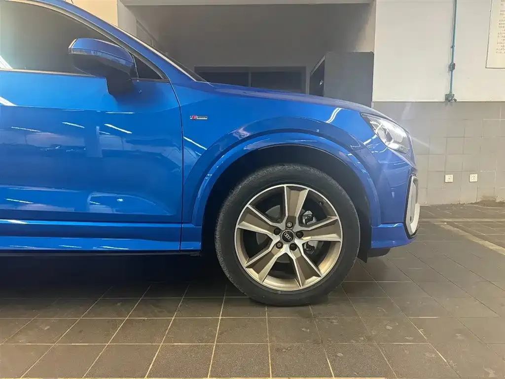 Audi Q2L 2023 из CN, фото 10