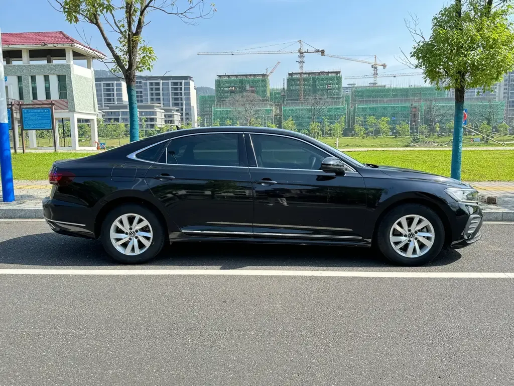 Volkswagen Passat — фото 4