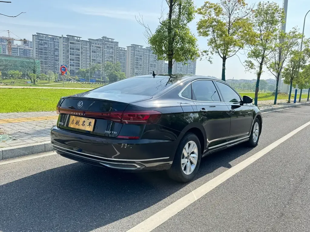 Volkswagen Passat — фото 5