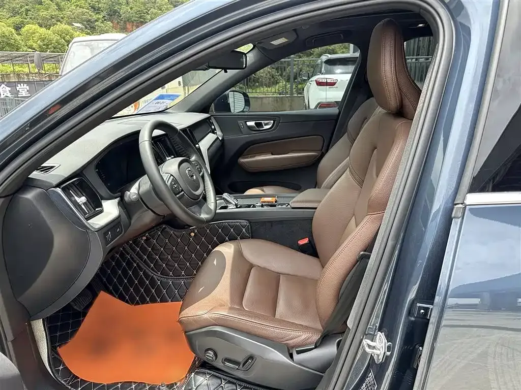 Volvo XC60 2021 из CN, фото 10