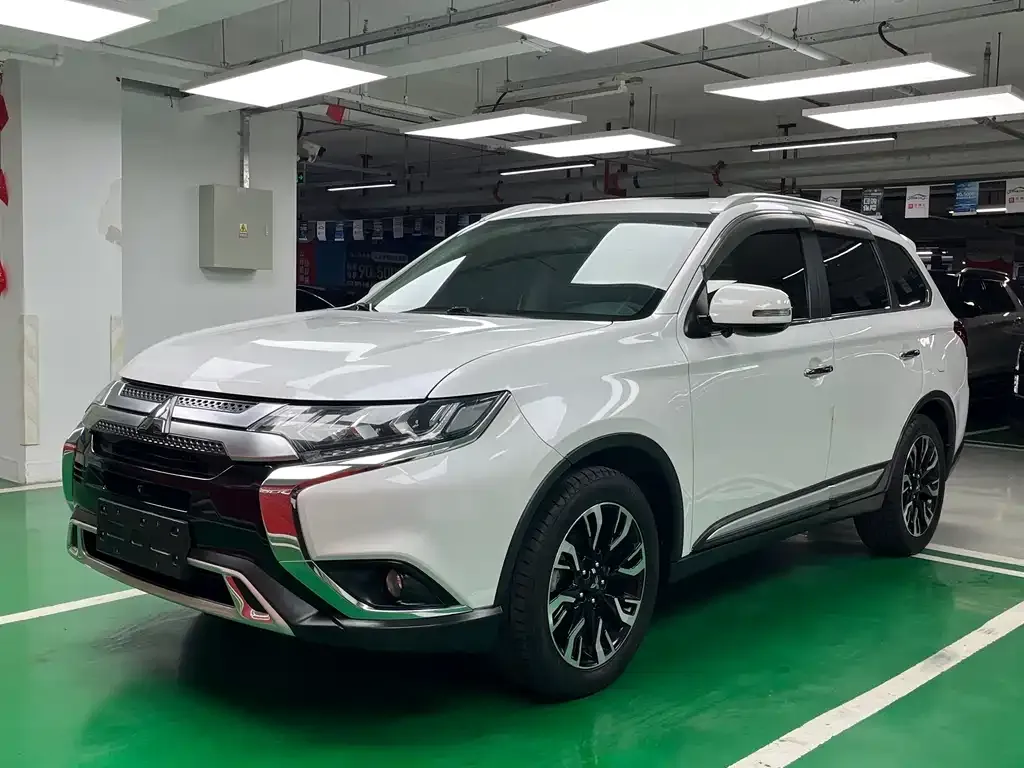 Mitsubishi Outlander 2021 из CN, фото 1
