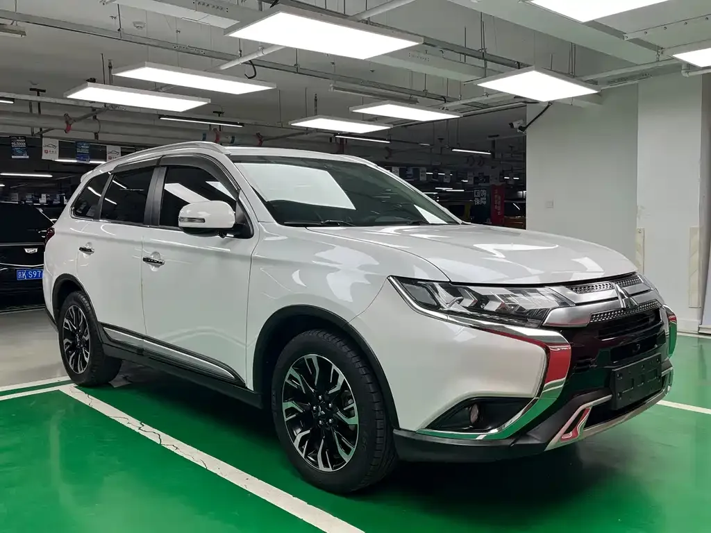 Mitsubishi Outlander 2021 из CN, фото 3