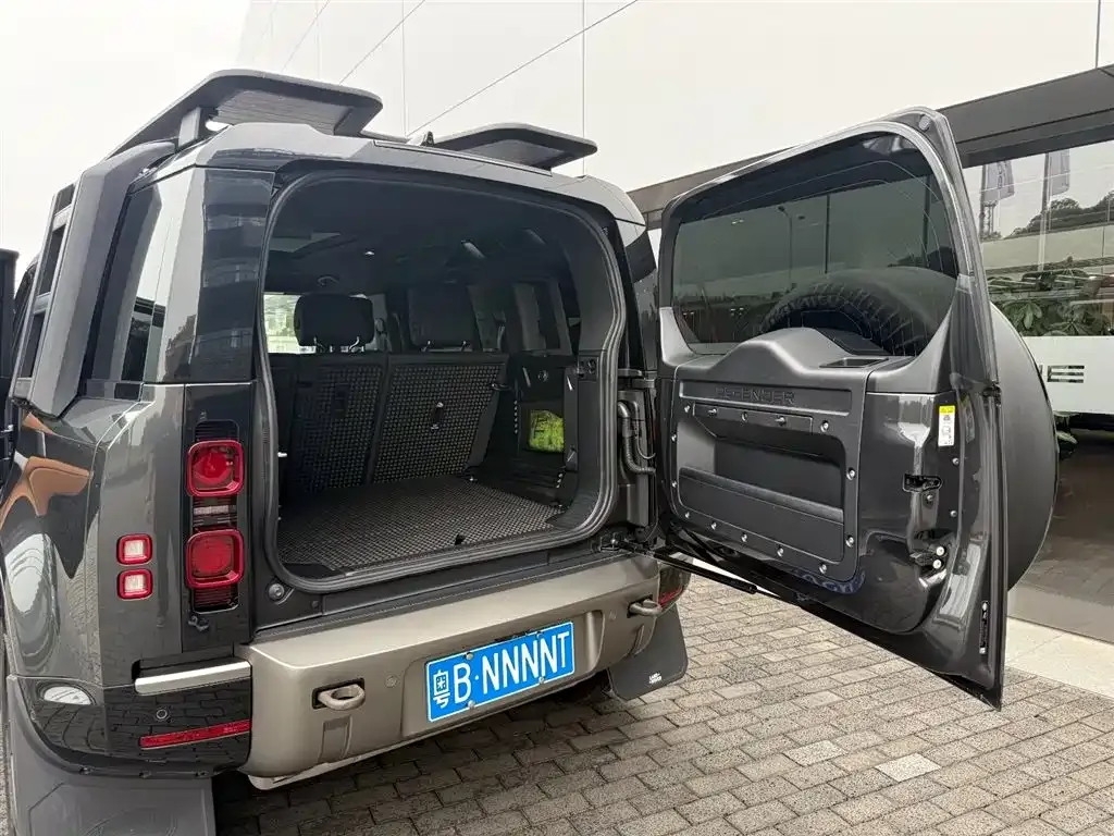 Land Rover Defender 2024 из CN, фото 9