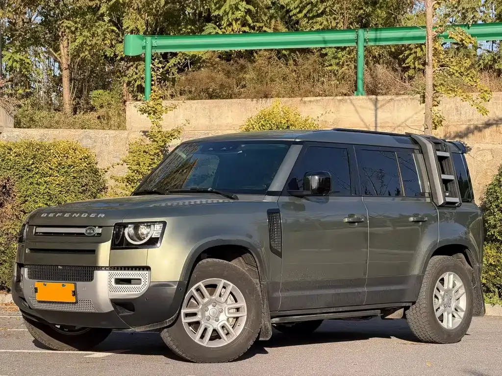 Land Rover Defender — фото 1