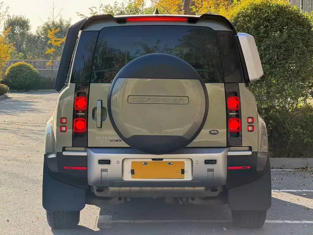 Land Rover Defender — фото 9