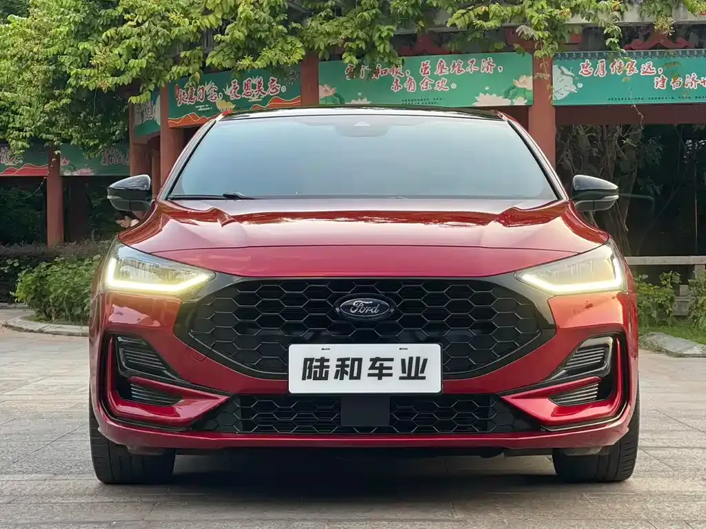 Ford Focus 2023 из CN, фото 3