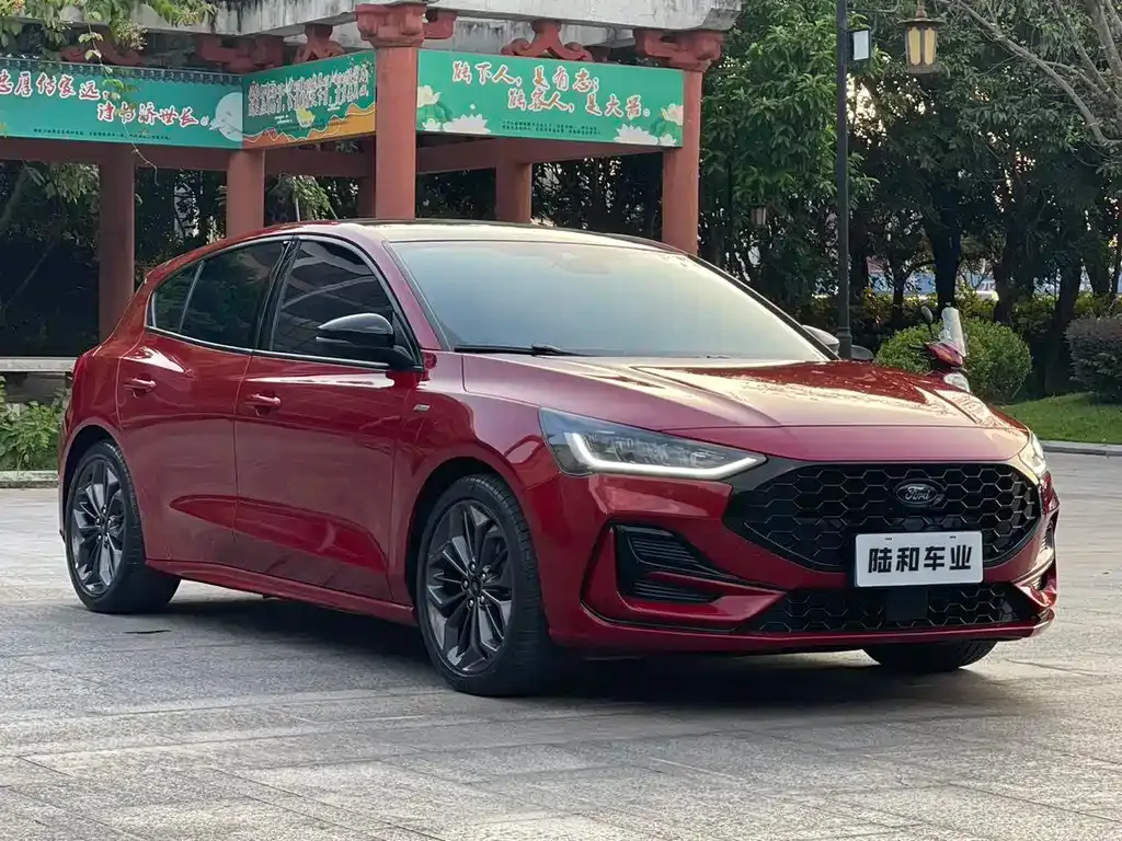 Ford Focus 2023 из CN, фото 4