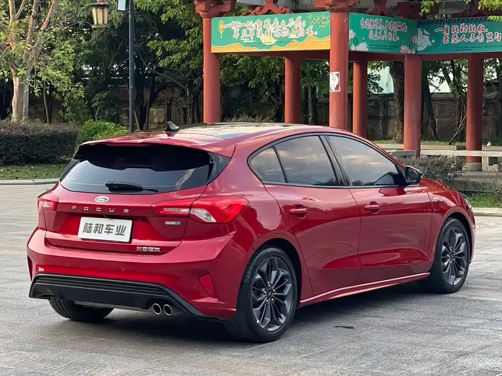 Ford Focus 2023 из CN, фото 9