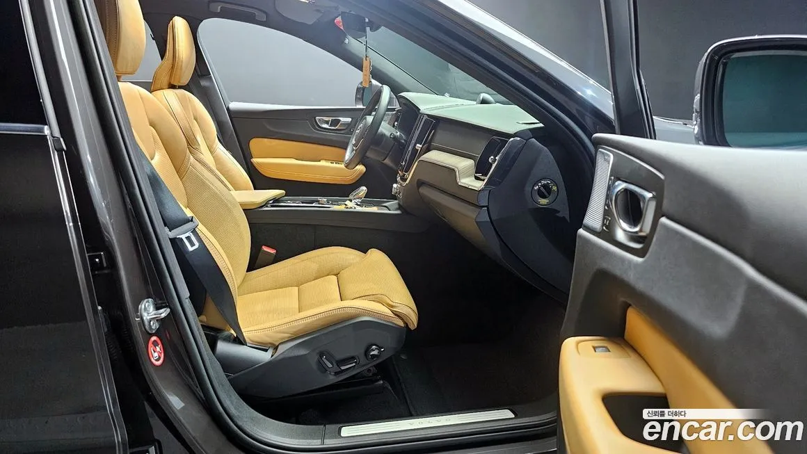Volvo XC60 2022 из KR, фото 10
