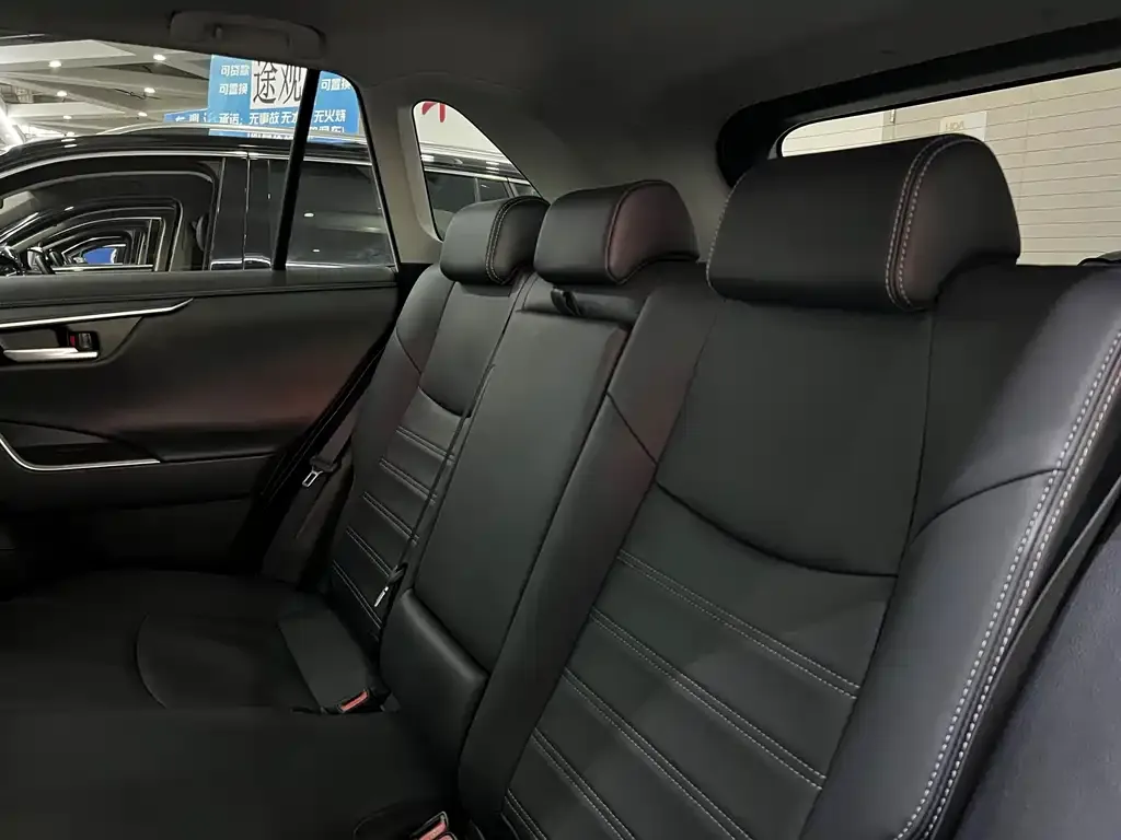 Toyota Wildlander 2023 из CN, фото 8