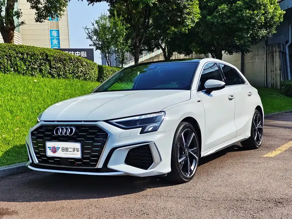 Audi A3 — фото 1